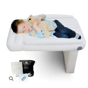 Flyaway kids bed for plane travel